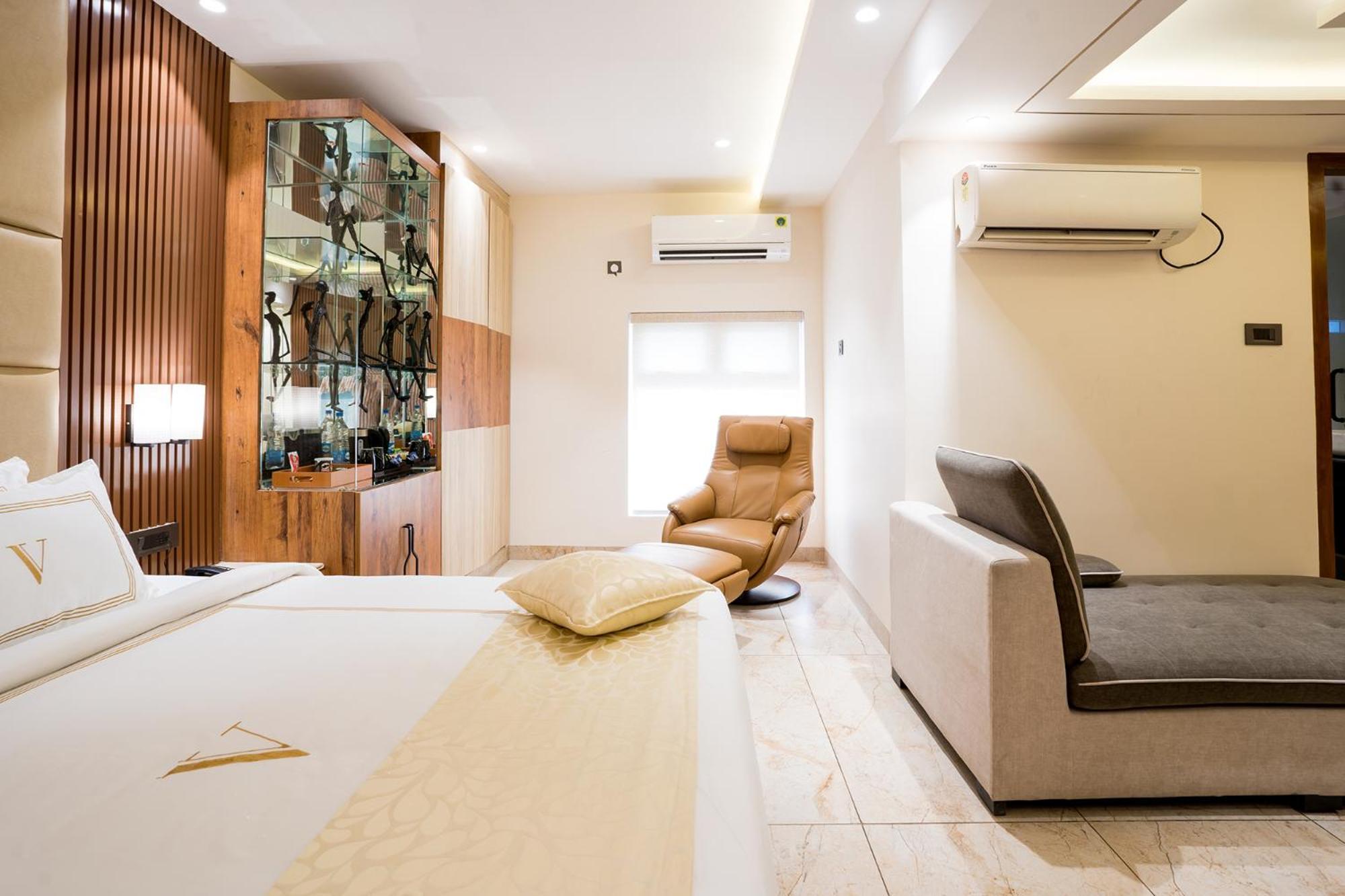 Oriva Vinflora Residency - Nr Lv Prasad Hospital, Banjara Hills Hotel Haidarábád Kültér fotó